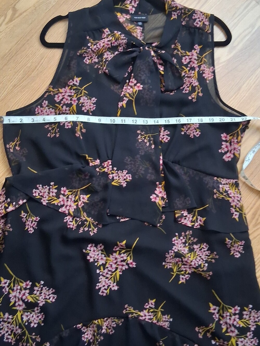 Who What Wear Black Maxi Dress with Pink Floral Print and Tie Neck - Picture 6 of 9